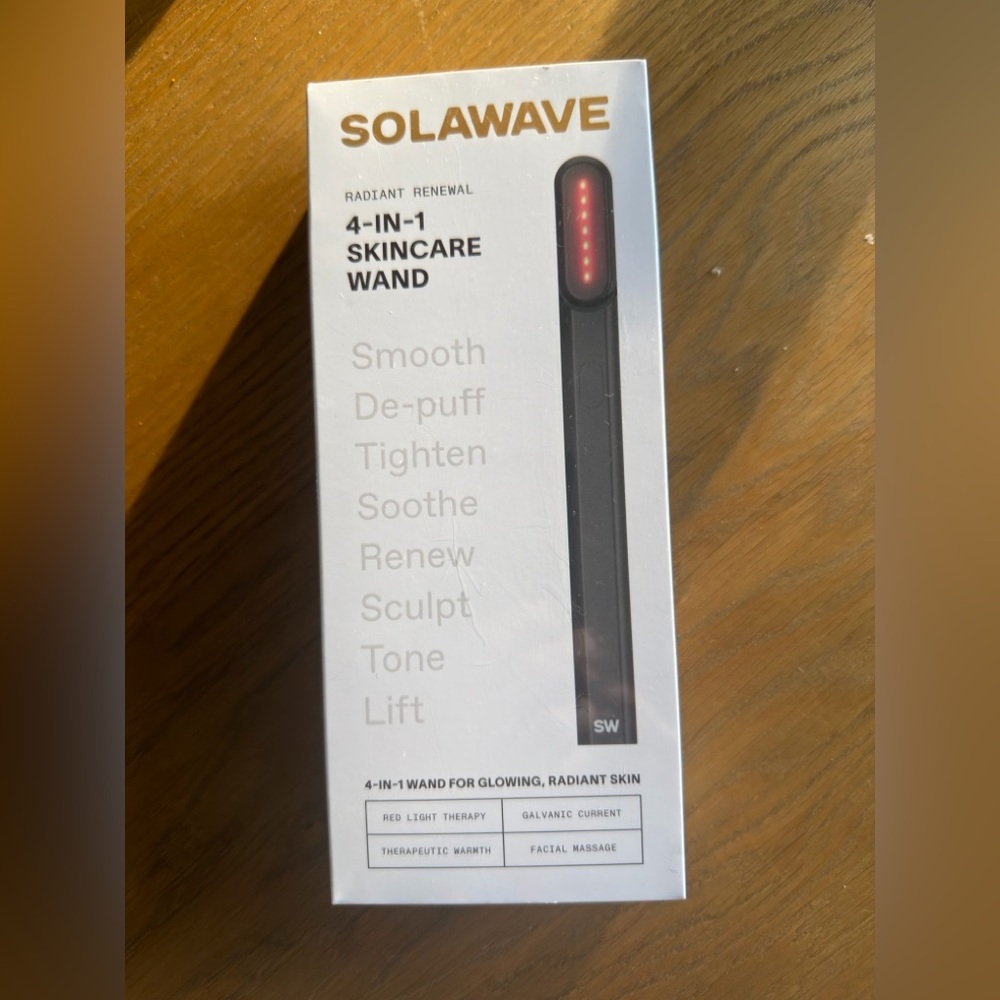 Solawave 4-in-1 Skincare Wand brand new